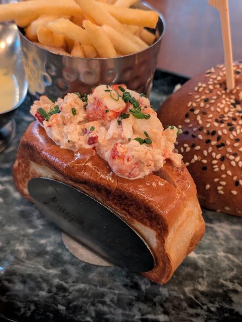 Burger & Lobster 011