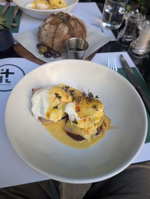IT+ Restaurant 013