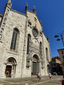 Around Como
