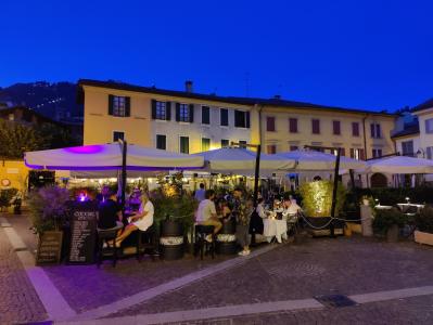 Around Como