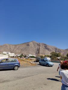 Perivolos Beach