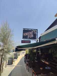 Knight's Pub