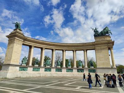 Heros' Square & Vajdahunyad Castle