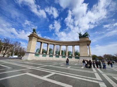 Heros' Square & Vajdahunyad Castle