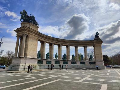 Heros' Square & Vajdahunyad Castle