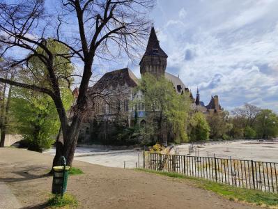 Heros' Square & Vajdahunyad Castle