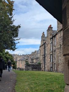 Around Edinburgh 28