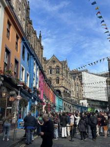 Around Edinburgh 44