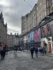 Around Edinburgh 46