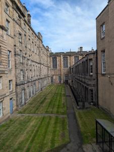 Around Edinburgh 48