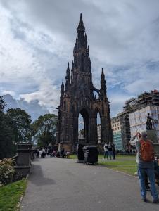 Princes Street Gardens & Scott Monument 02