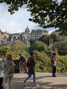 Princes Street Gardens & Scott Monument 14