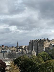 Princes Street Gardens & Scott Monument 15