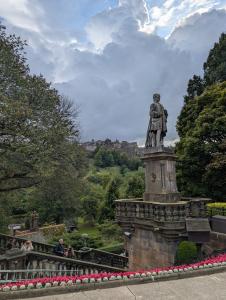 Princes Street Gardens & Scott Monument 22