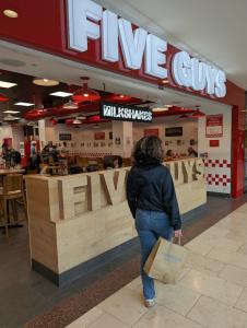 Five Guys Dundee 01