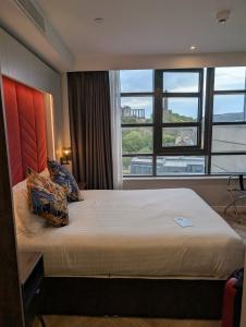 Roomzzz 10