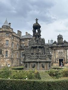 Holyroodhouse Palace 07