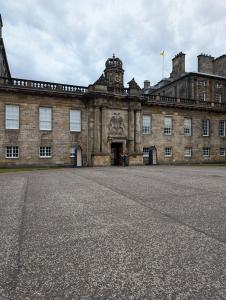 Holyroodhouse Palace 11