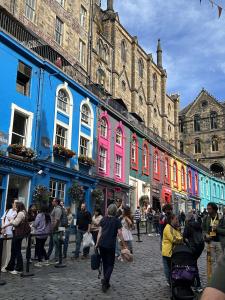 Around Edinburgh 69
