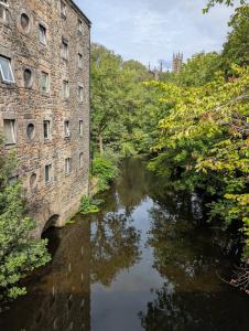 Dean Village 08