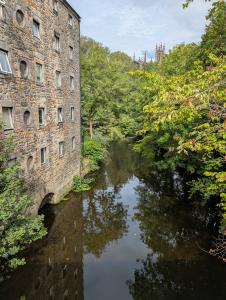 Dean Village 09
