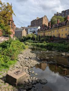 Dean Village 17