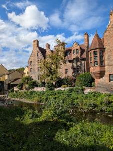 Dean Village 29