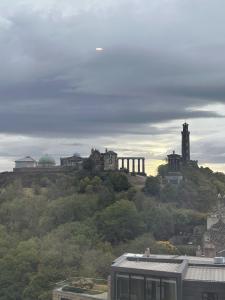 Around Edinburgh 70