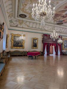 House of the Blackheads 23