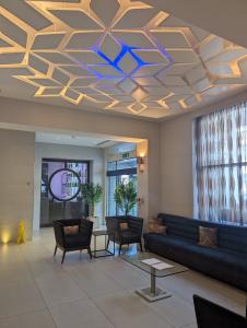 Norfolk Towers Hotel 002