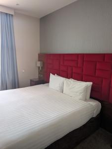 Norfolk Towers Hotel 006