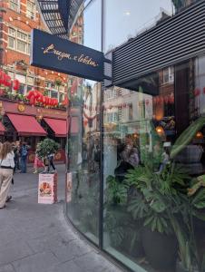 Burger & Lobster 001