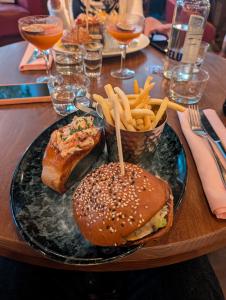 Burger & Lobster 010