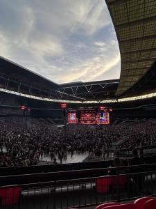 Bon Jovi Forever Tour 019