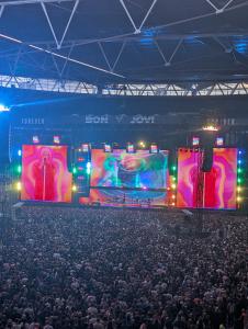 Bon Jovi Forever Tour 021