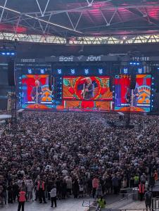 Bon Jovi Forever Tour 024