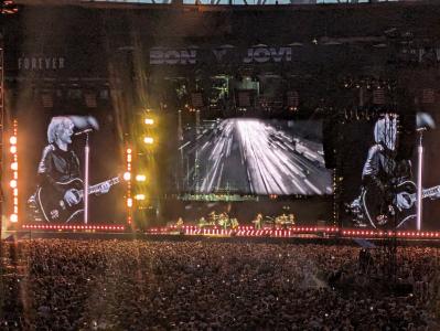 Bon Jovi Forever Tour 027